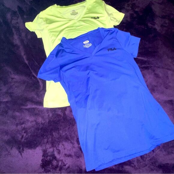 COPY - NWOT •2• Fila performance workout short sleeve shirts-size small - Picture 1 of 3